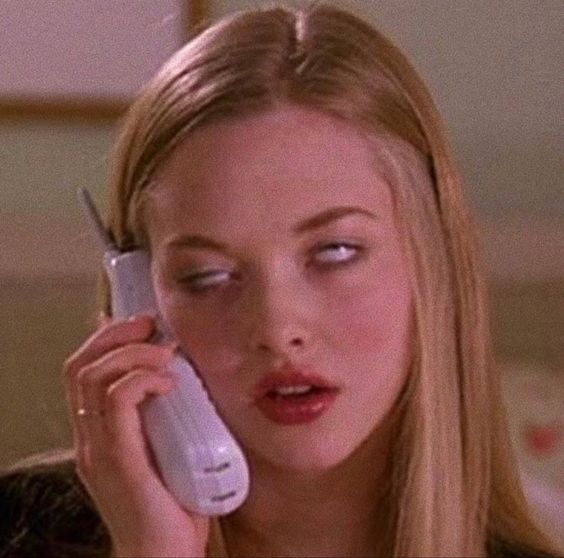 희번득 전화 눈돌아감 전화받는 여자 희번덕