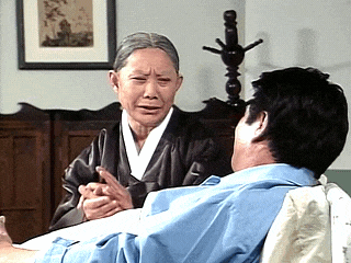 심영 어머니 움짤 그러게 왜 공산당인가 뭔가 해서 이 모양이냐 내가 고자라니 야인시대 백병원