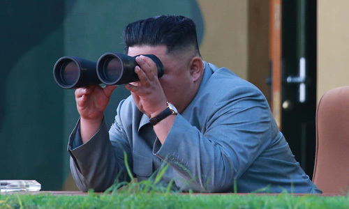 김정은 망원경 북한 쌍안경