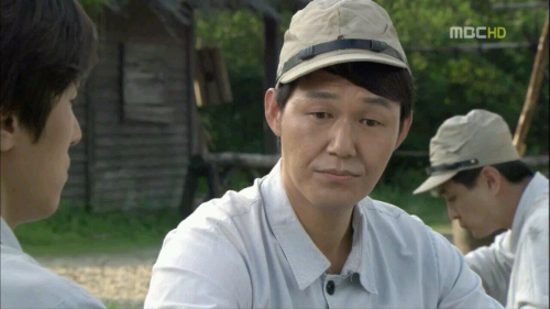 떨떠름 무표정 생각없음 이중구 박성웅