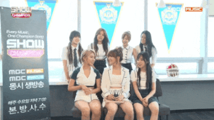 나가 초아 걸그룹 반응속도 싸대기 돌고래 스파이크