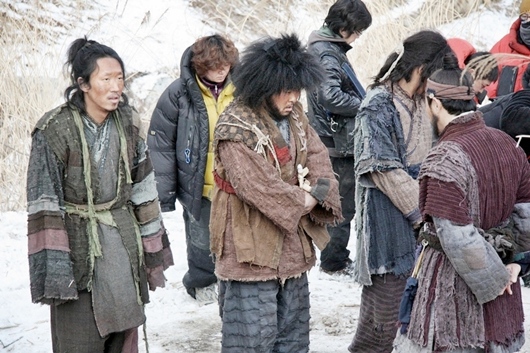 거지 표정 불쌍한 추위 노숙 사극 줄서는