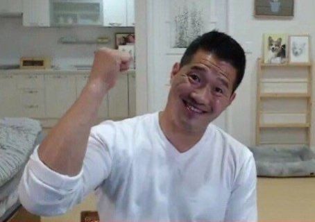 강형욱 개통령 표정 주먹 주인 훈련사 개표정 미소 웃는모습