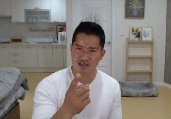 강형욱 개통령 손가락 화난표정 지적 으르렁 그만해