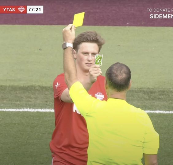 경고 옐로우 카드 선수 심판 황당 노란색