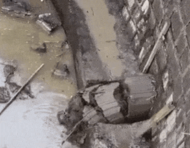 급똥 변비 움짤 진흙 막힘 구멍 저수지