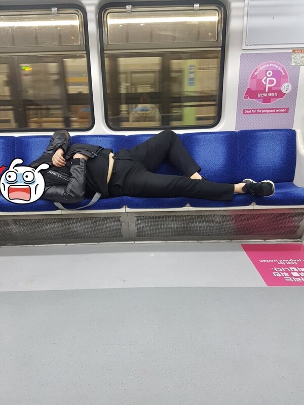 지하철 1호선 꿀잠 빌런 무개념 대자로 누워서 자는 남자