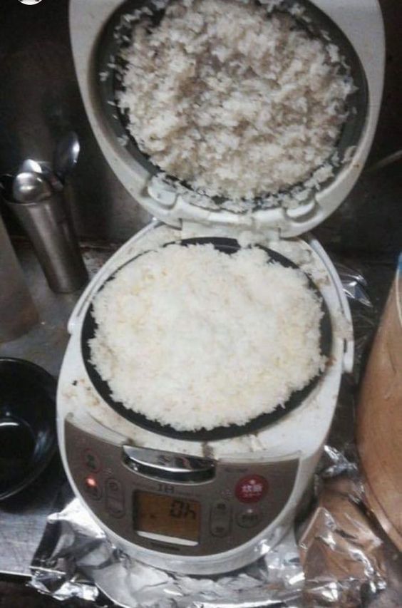 밥솥 밥 폭발 한가득 딱풀