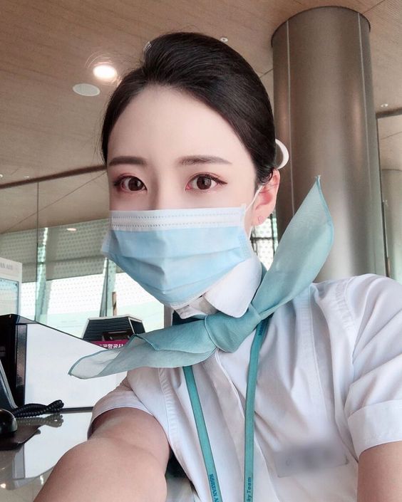 승무원 예쁜 스튜어디스 여객기 비행기 마스크 미모