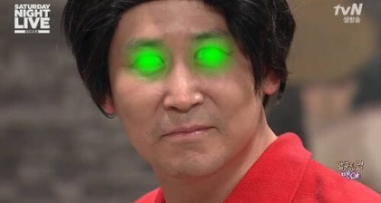 신동엽 눈에서 녹색불 나오는 모습 발광 신동엽짤 동엽신