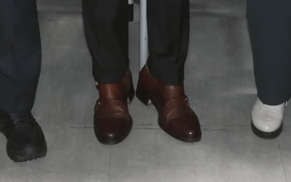 한동훈 까치발 키높이 구두 자존감