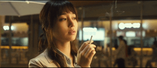 이민정 담배 피우는 연기 장면 영화 흡연짤