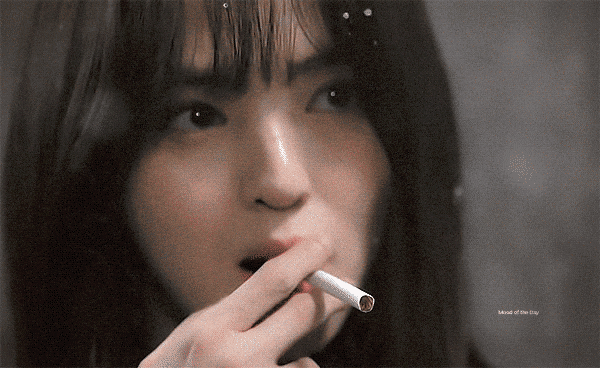 한소희 담배 피우는 모습 움짤 흡연짤