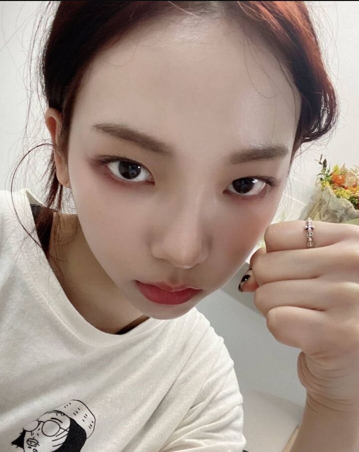 카리나 셀카 짤방 여친짤 에스파 예쁜 아이돌 걸그룹 AESPA Karina