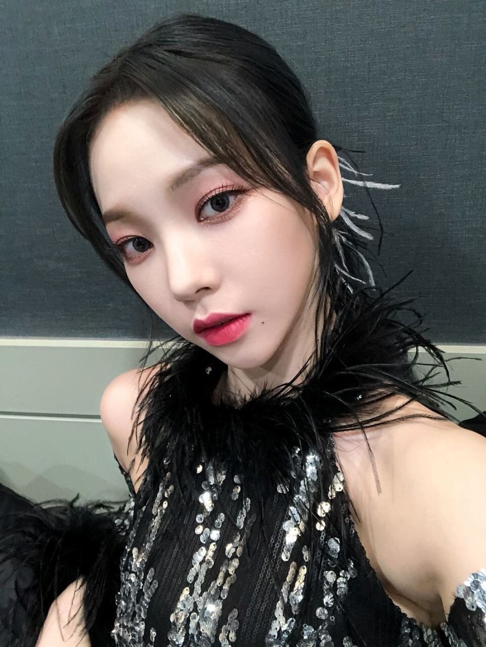 카리나 셀카 AESPA Karina 짤방 여친짤 에스파 예쁜 아이돌 걸그룹 섹시 얼굴 입술 피부