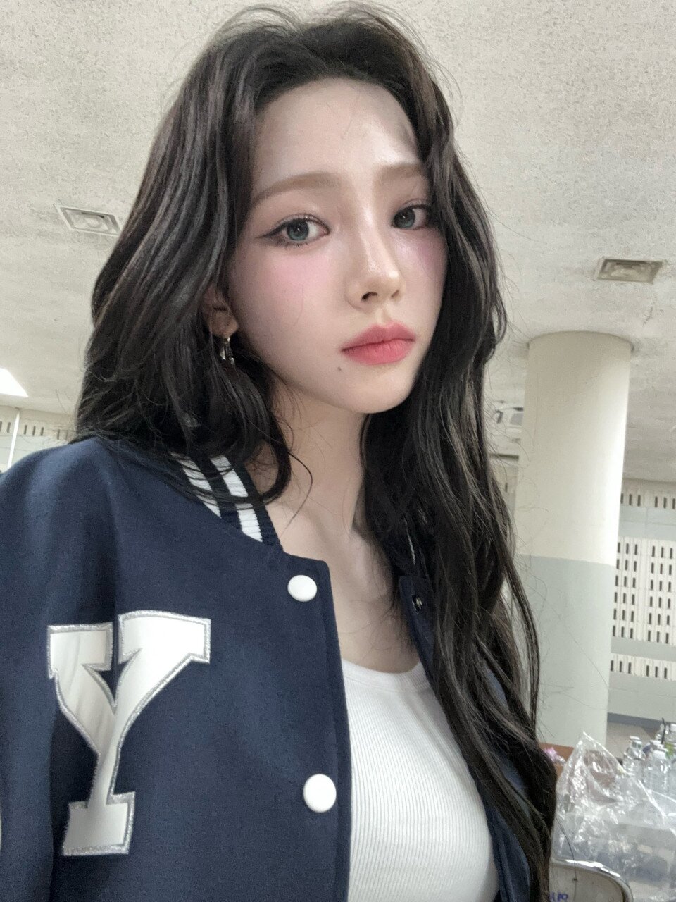 카리나 셀카 AESPA Karina 짤방 여친짤 에스파 예쁜 아이돌 걸그룹 섹시 얼굴 입술 피부