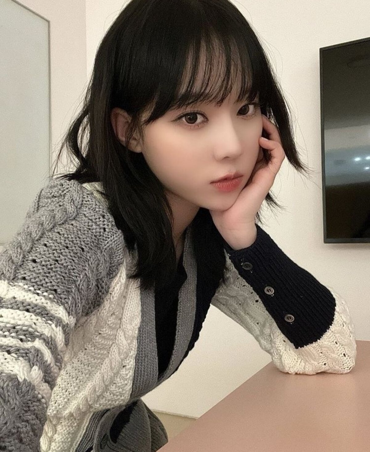 민정이 단발 셀카 짤방 예쁜 aespa