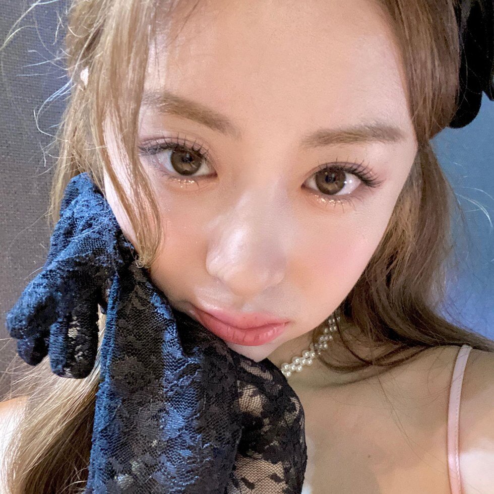 르세라핌 허윤진 4세대 걸그룹 얼빡샷 셀카