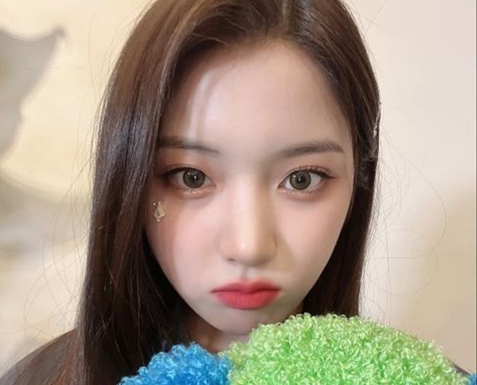 엔믹스 지우 4세대 걸그룹 얼빡샷 셀카