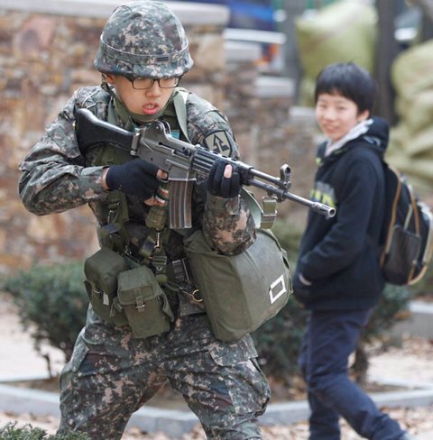 작전 소총 군인 비웃는 초딩 군대 짤방