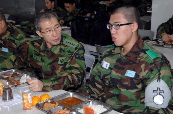 포스타 많이 먹어 군대 짤방