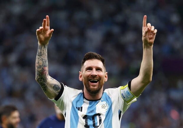 ZA.32090276.1 축구 공격수 선수