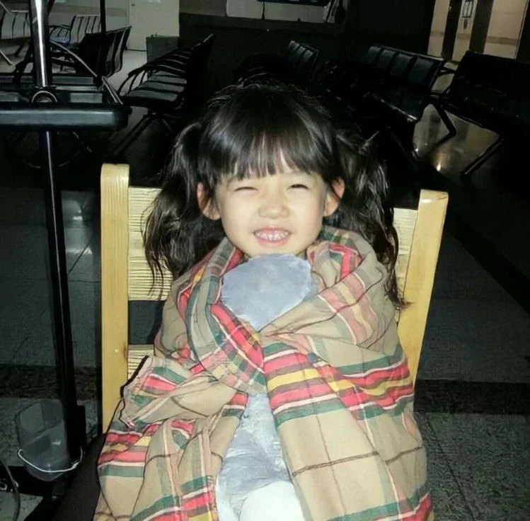 베이비몬스터 로라 여자 아이돌 어린시절