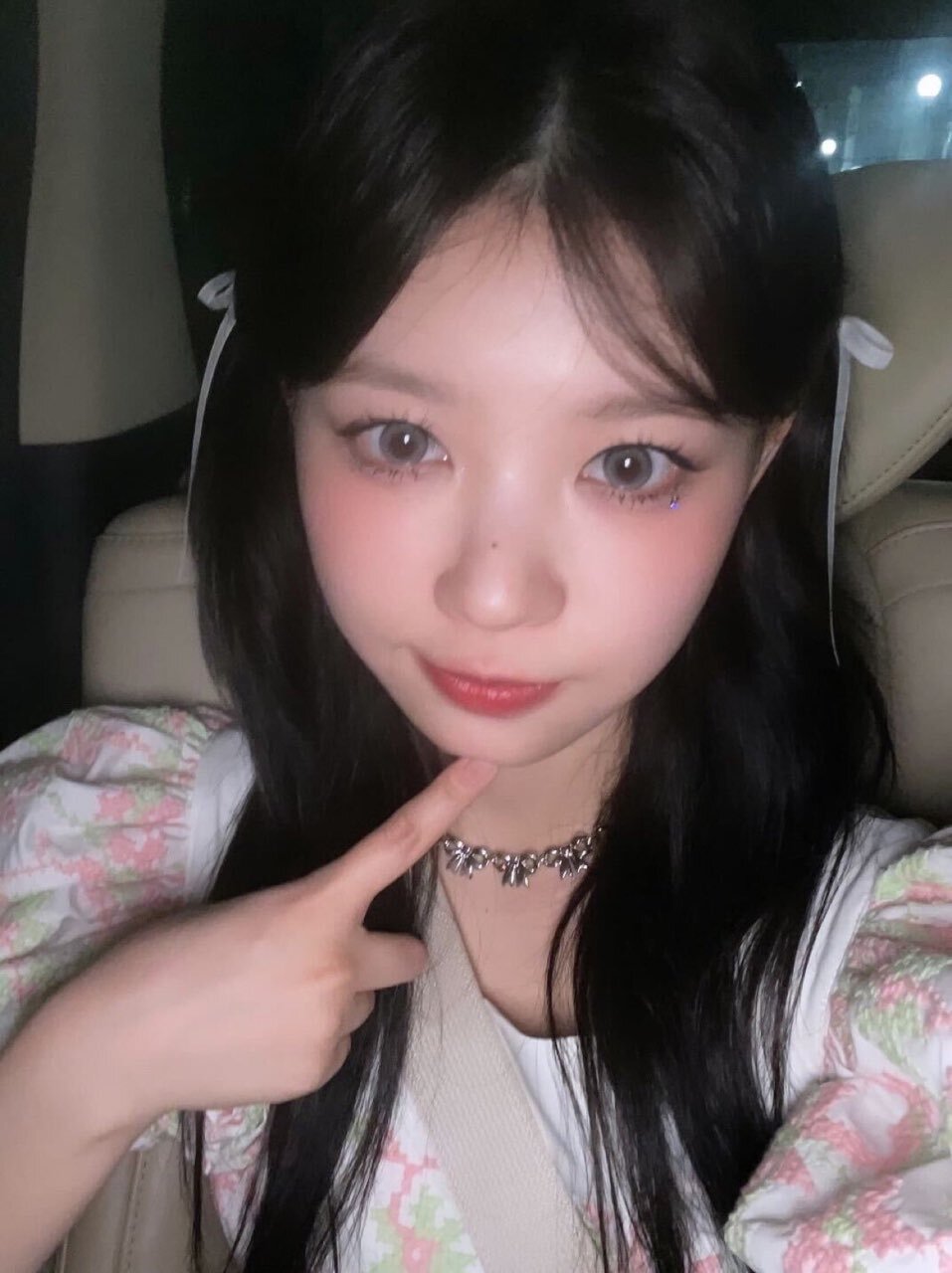 ILLIT 모카 아이돌 걸그룹 Kpop 여자아이돌 셀카