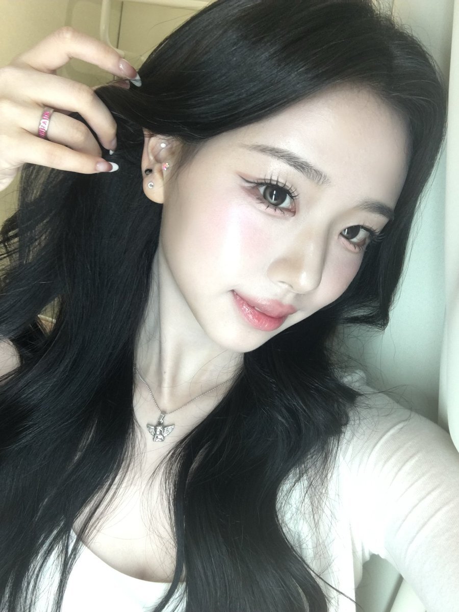 tripleS 김채연 아이돌 걸그룹 Kpop 여자아이돌 셀카