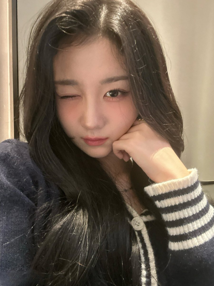 tripleS 카에데 아이돌 걸그룹 Kpop 여자아이돌 셀카