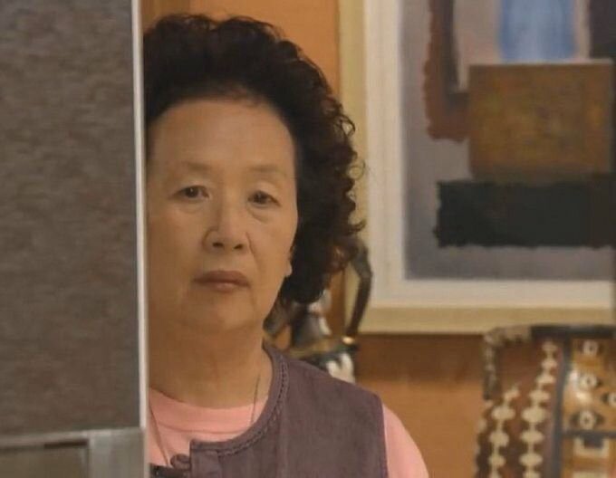 나문희 호박고구마 지켜본다 눈빛 표정 측은