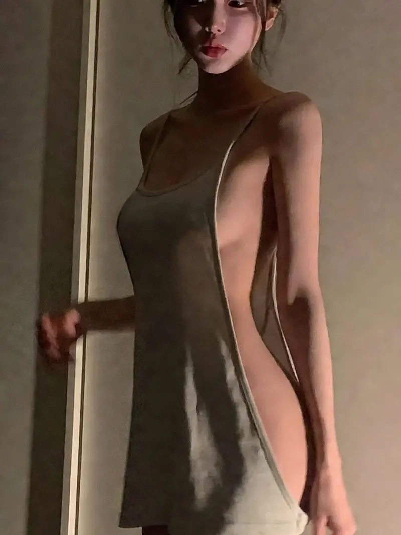 파격 옆트임 노출 매혹 몸매 여자 모델 슬림 치명적 시선강탈