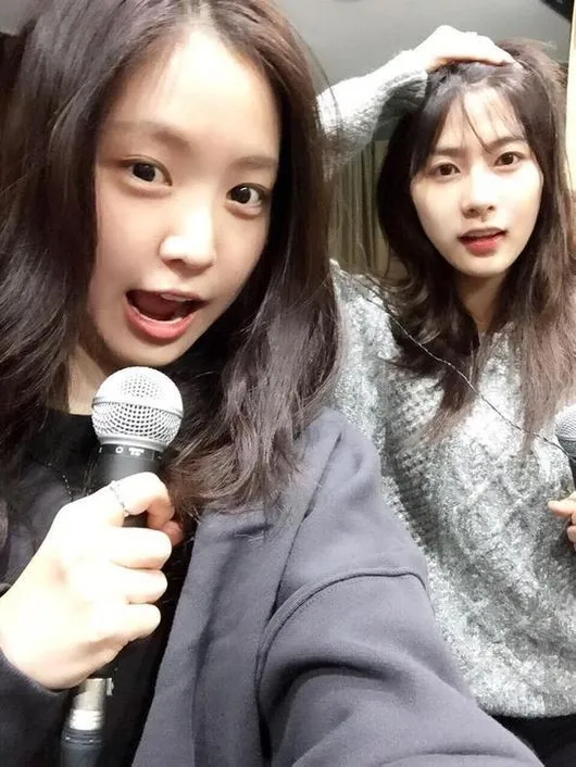 오하영  손나은 셀카